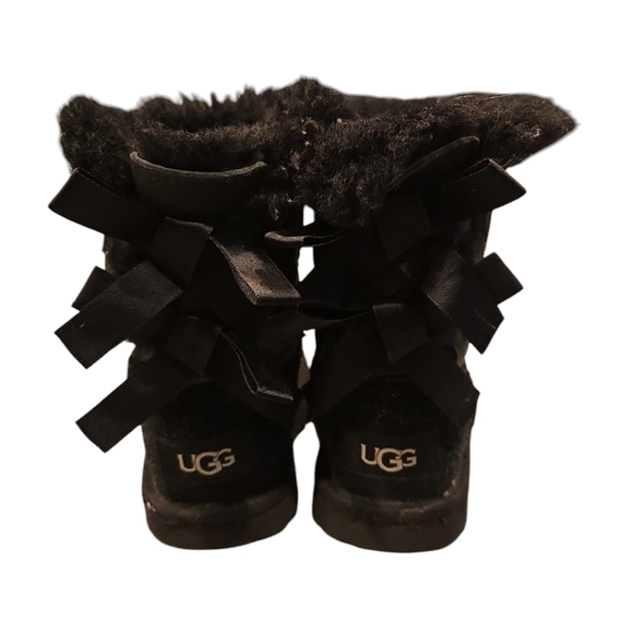 UGG BAILY BOW II BOOTS. SIZE GIRLS 9. - Picture 3 of 9